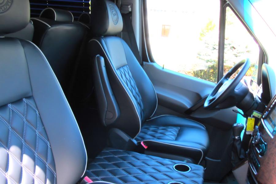 New Mercedes Luxury Sprinter 14 Passenger Small Photo (19)