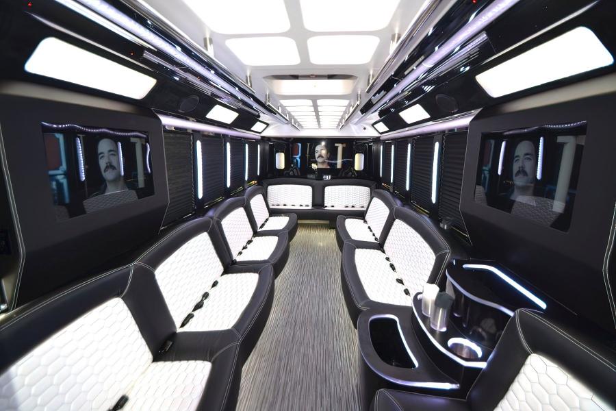 28 Passenger Party Bus Small Photo (19)