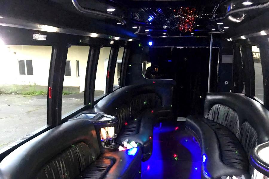 26 PAX Party Bus With Bathroom Small Photo (19)